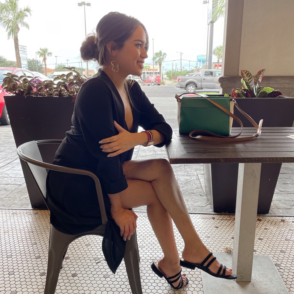 Meet your Posher, Crystal